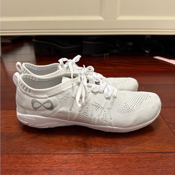 NFINITY Shoes - Like new nfinity flyte shoes size 9